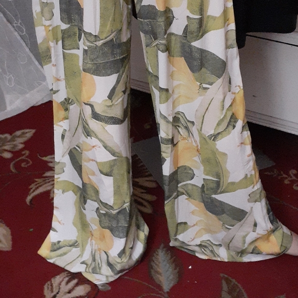 Tropical wide leg pants by Fashion Nova - Picture 6 of 8